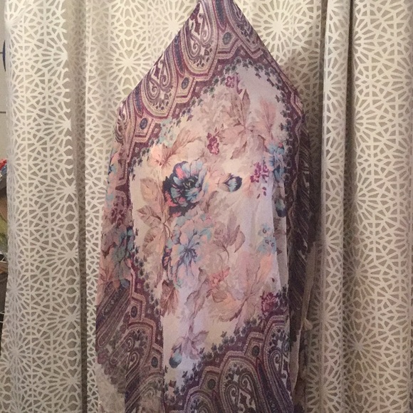 🆕 Anthropologie X-Large Scarf 🌸🦋🌺 - Picture 1 of 7
